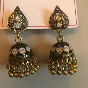 Traditional multicolors earrings